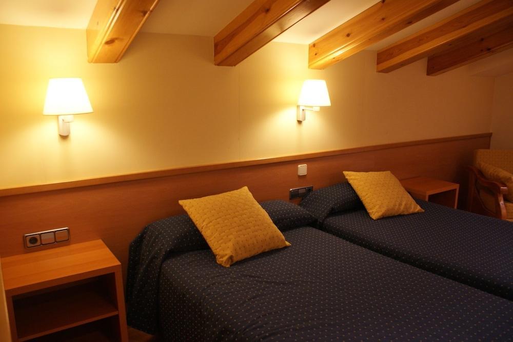 Hotel Estel Berga Extérieur photo