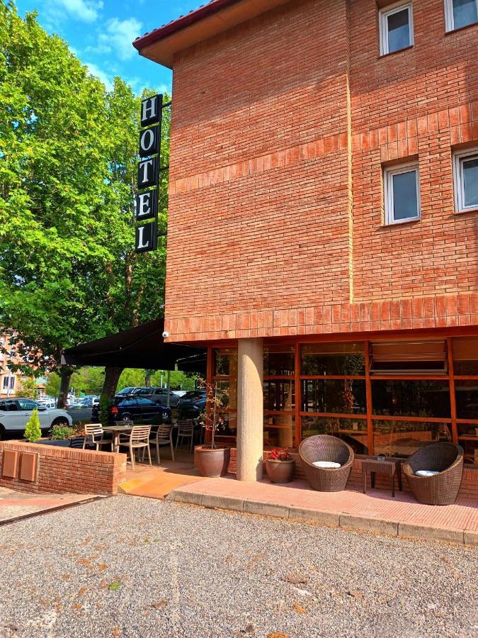 Hotel Estel Berga Extérieur photo